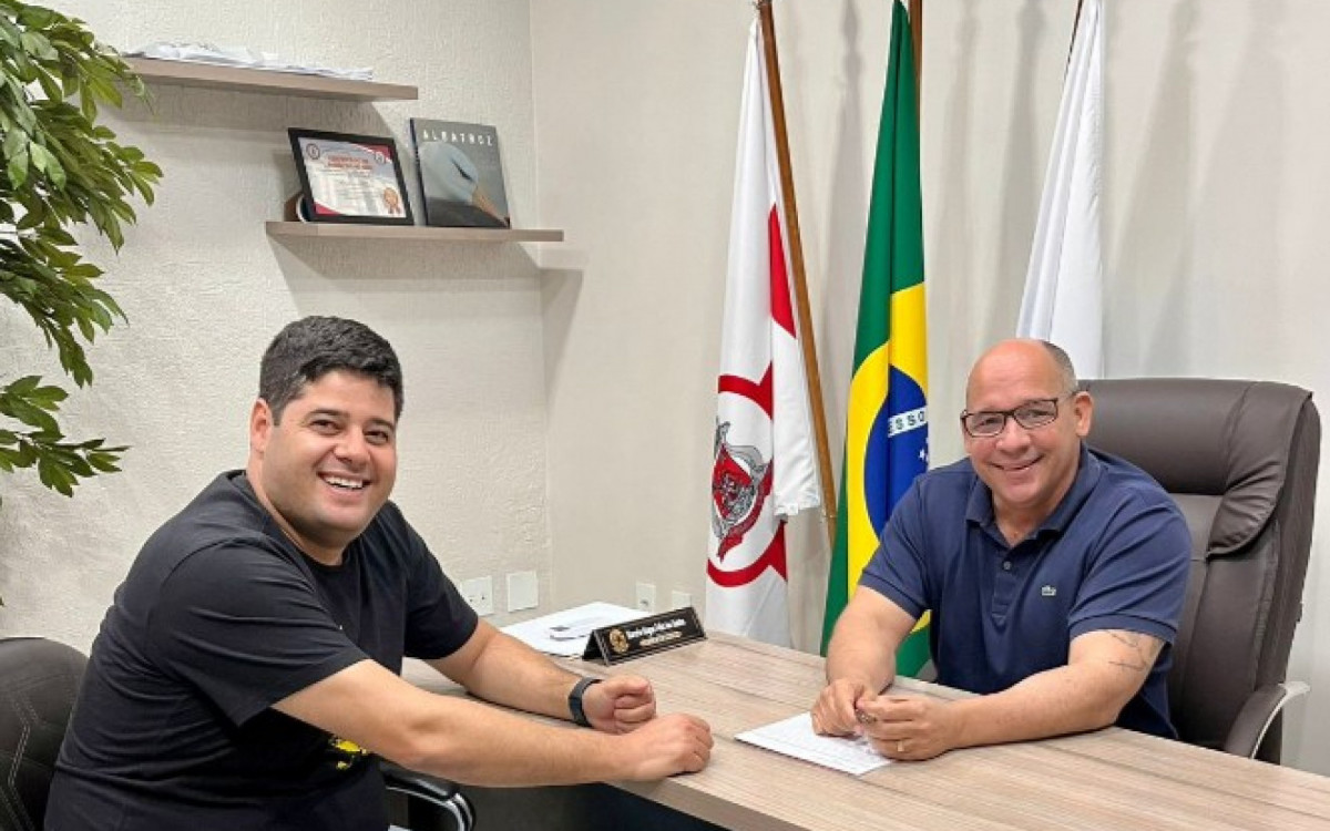 Prefeito Marcelo Magno (PL) e o secretário de Educação, Bernardo Alcântara