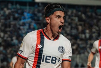 Fluminense faz proposta por centroavante argentino