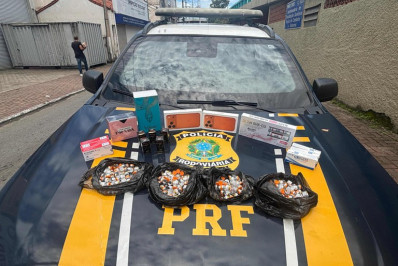 PRF apreende medicamentos proibidos e mercadorias estrangeiras na Via Dutra