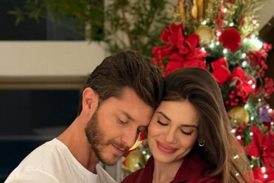 Camila Queiroz mostra rosto da filha pela primeira vez; veja foto