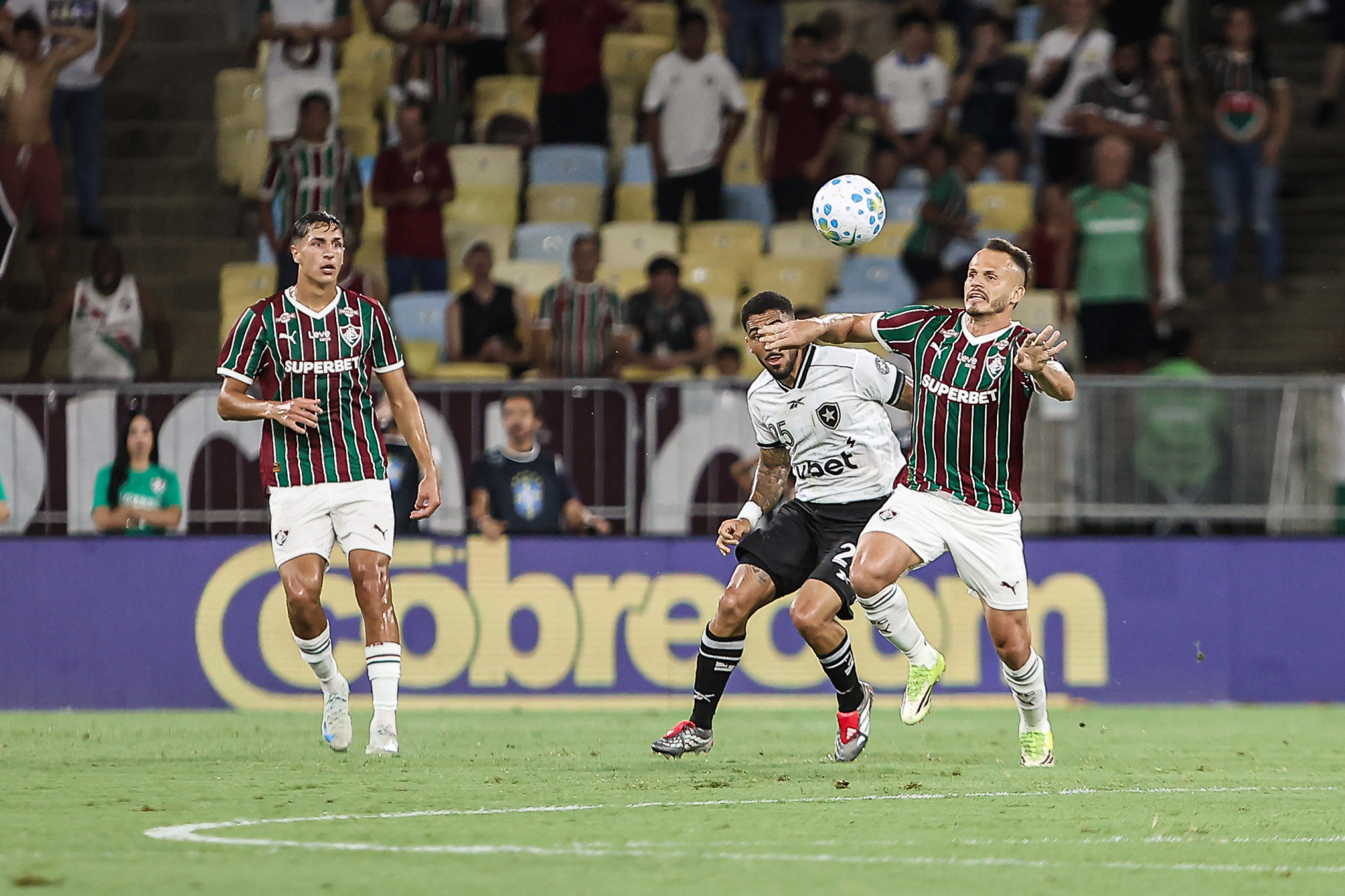 Rio de Janeiro, Brasil - 12/02/2026 - Estádio Maracanã.   
Fluminense enfrenta o Botafogo esta noite pela 3ª rodada do Campeonato Brasileiro 2026.
FOTO: LUCAS MERÇON / FLUMINENSE F.C.

IMPORTANTE: Imagem destinada a uso institucional e divulgação, seu
uso comercial está vetado incondicionalmente por seu autor e o
Fluminense Football Club.É obrigatório mencionar o nome do autor ou
usar a imagem.
.
IMPORTANT: Image intended for institutional use and distribution.
Commercial use is prohibited unconditionally by its author and
Fluminense Football Club. It is mandatory to mention the name of the
author or use the image.
.
IMPORTANTE: Imágen para uso solamente institucional y distribuición. El
uso comercial es prohibido por su autor y por el Fluminense FootballClub. 
És mandatório mencionar el nombre del autor ao usar el imágen. - Lucas Merçon/Fluminense