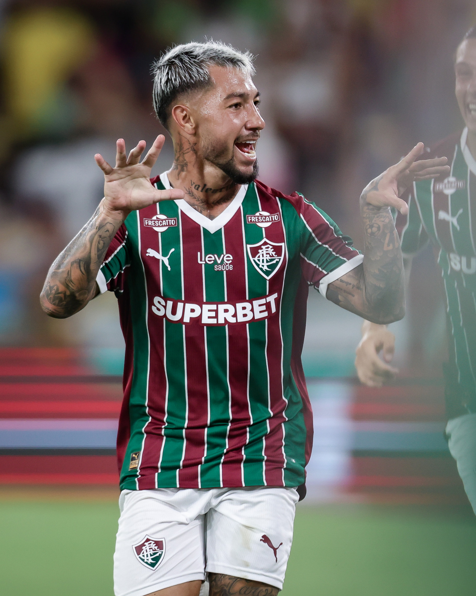 Acosta comemora gol sobre o Botafogo