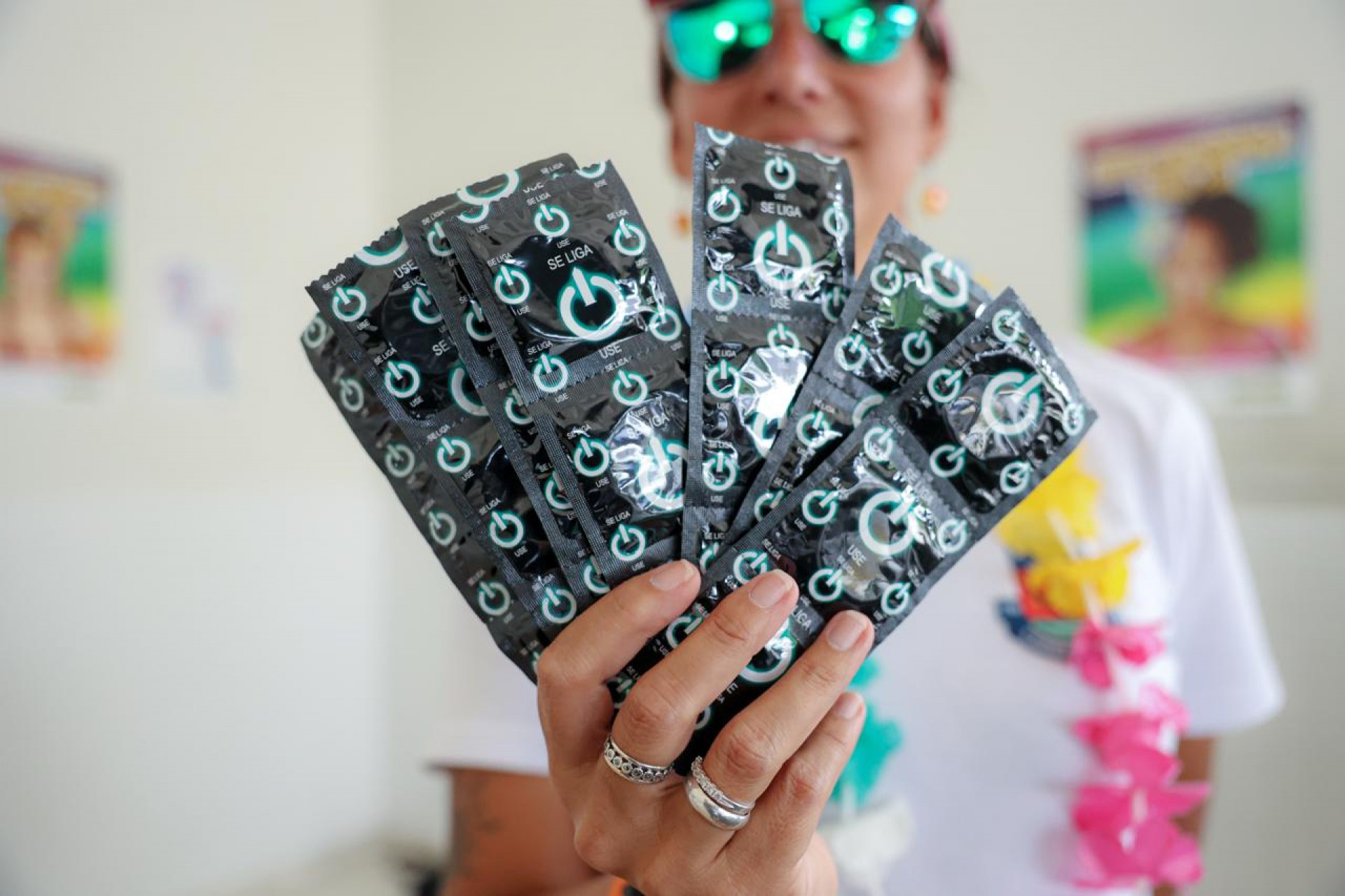 Equipe de sa&uacute;de orienta passageiros e distribui autotestes de HIV na rodovi&aacute;ria - Foto: Divulga&ccedil;&atilde;o