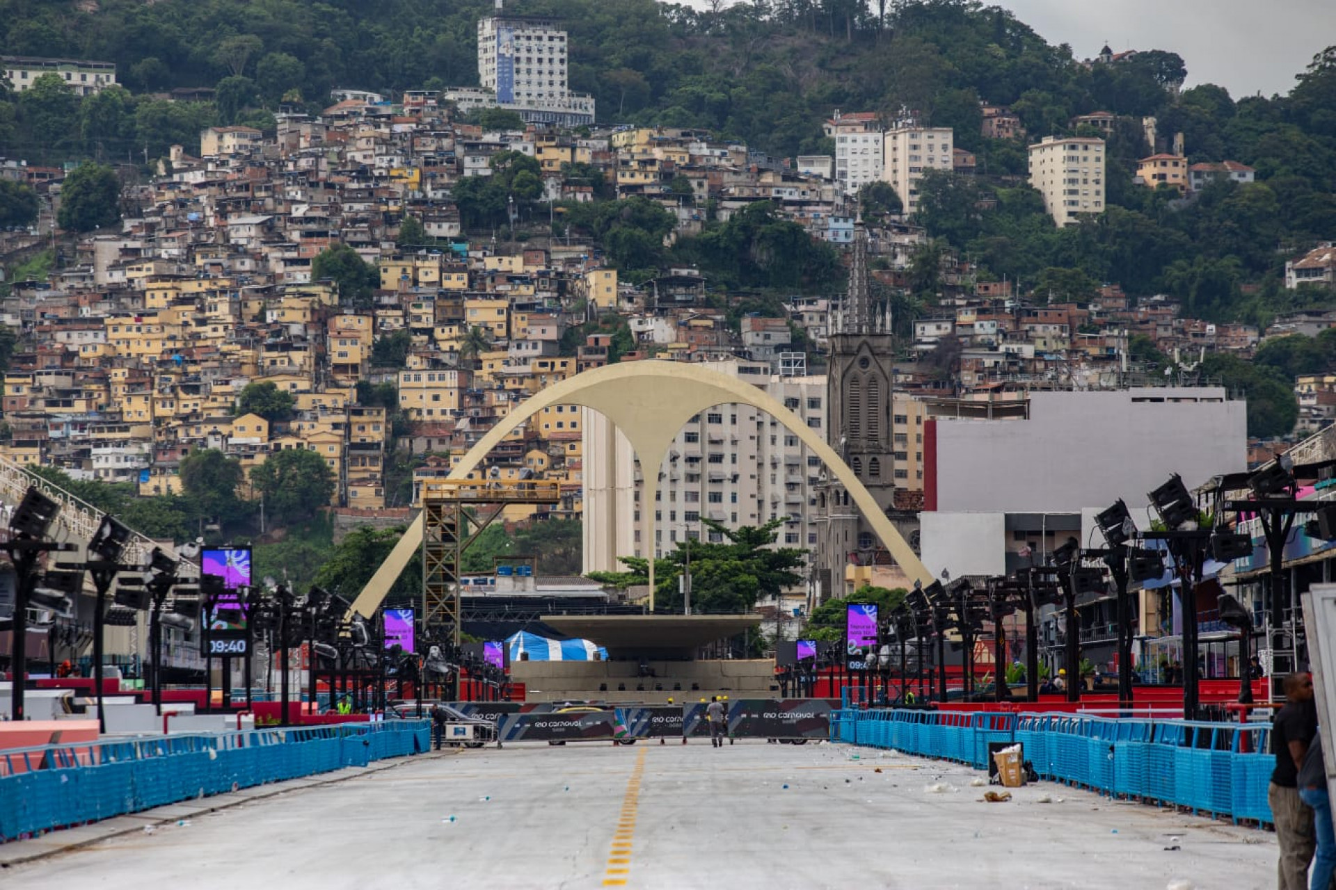 Sambódromo está ficando pronto para receber as escolas de samba - Érica Martin / Agência O Dia