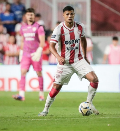 Botafogo tem interesse em zagueiro de clube argentino, afirma rádio