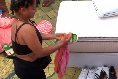 Eliminada da Prova do Líder, Milena desarruma cama e suja itens de Cowboy