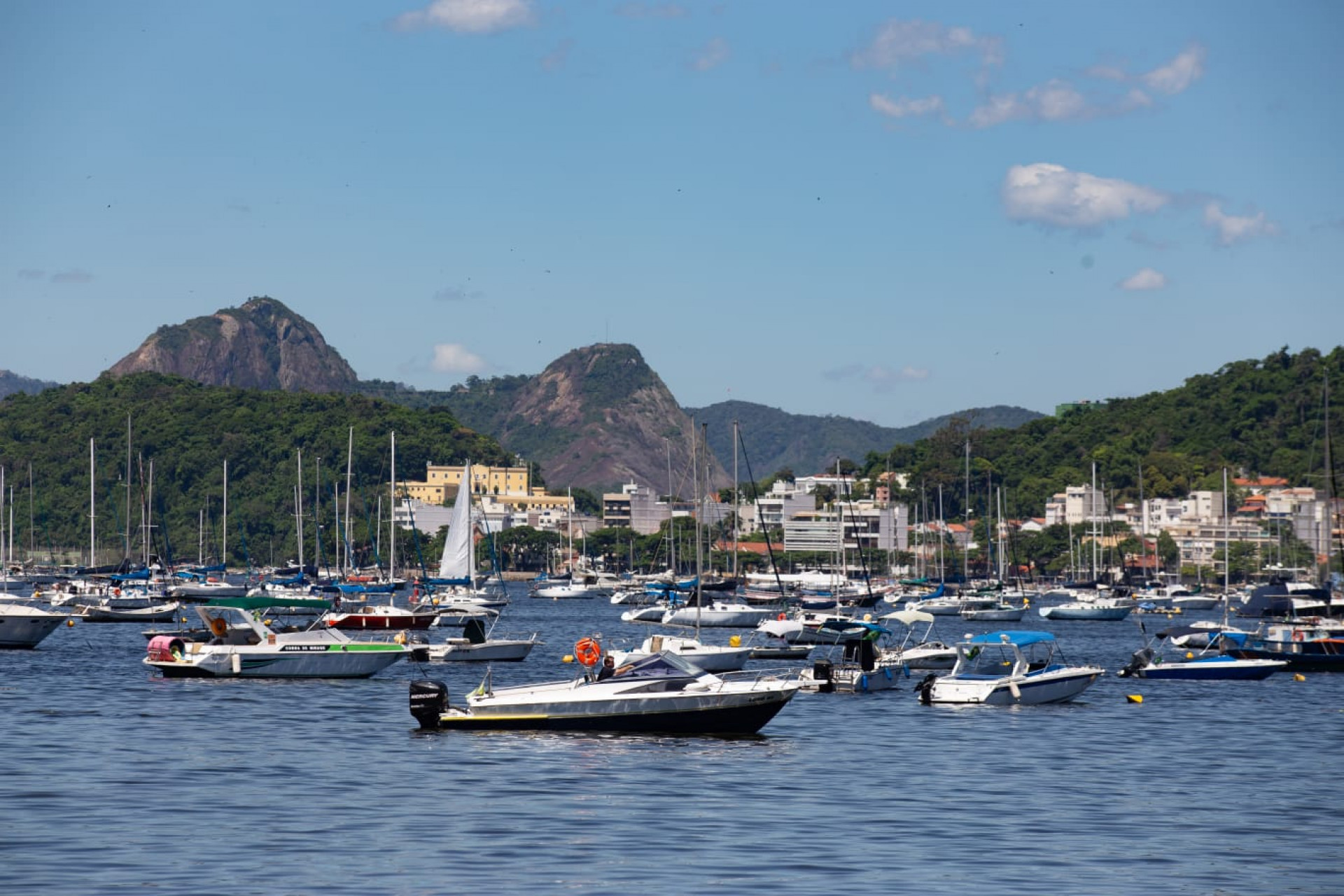 Rio entrou em nível de calor 3 nesta sexta-feira (13); temperatura deve ficar próximo dos 40°C - Érica Martin / Agência O Dia