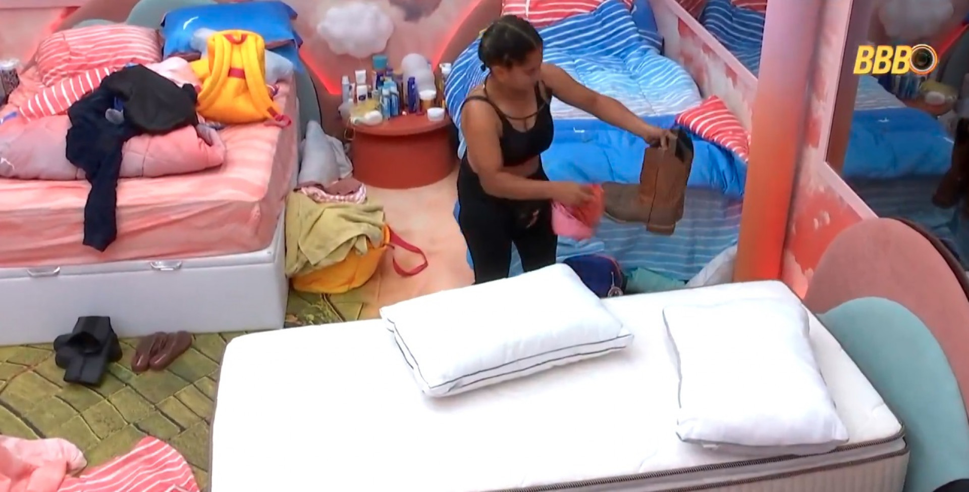 Milena suja itens de Cowboy - Reprodução de vídeo