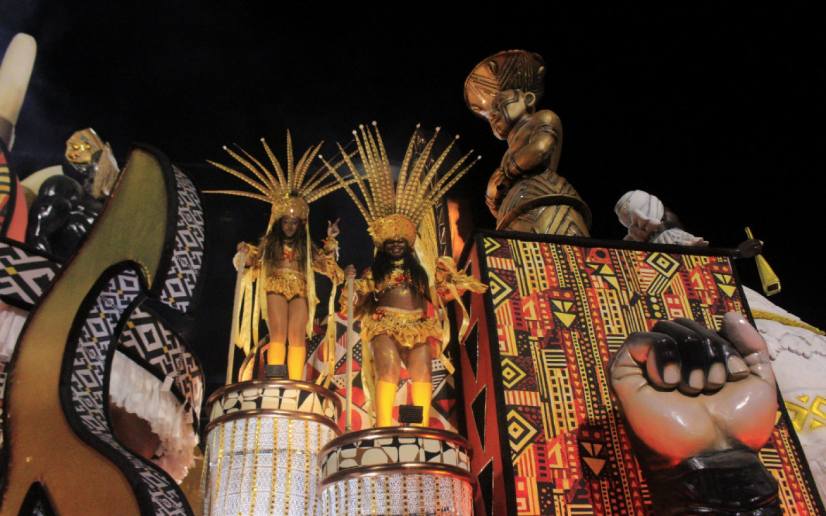 União do Parque Acari prestou homenagem ao teatro negro brasileiro, nesta sexta-feira (13)