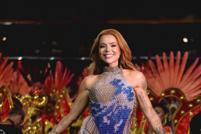 Thaís Vasconcelos surge impactante na Sapucaí 