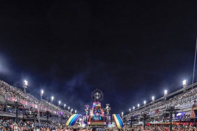 Comlurb recolhe mais de 27 toneladas de lixo na região do Sambódromo