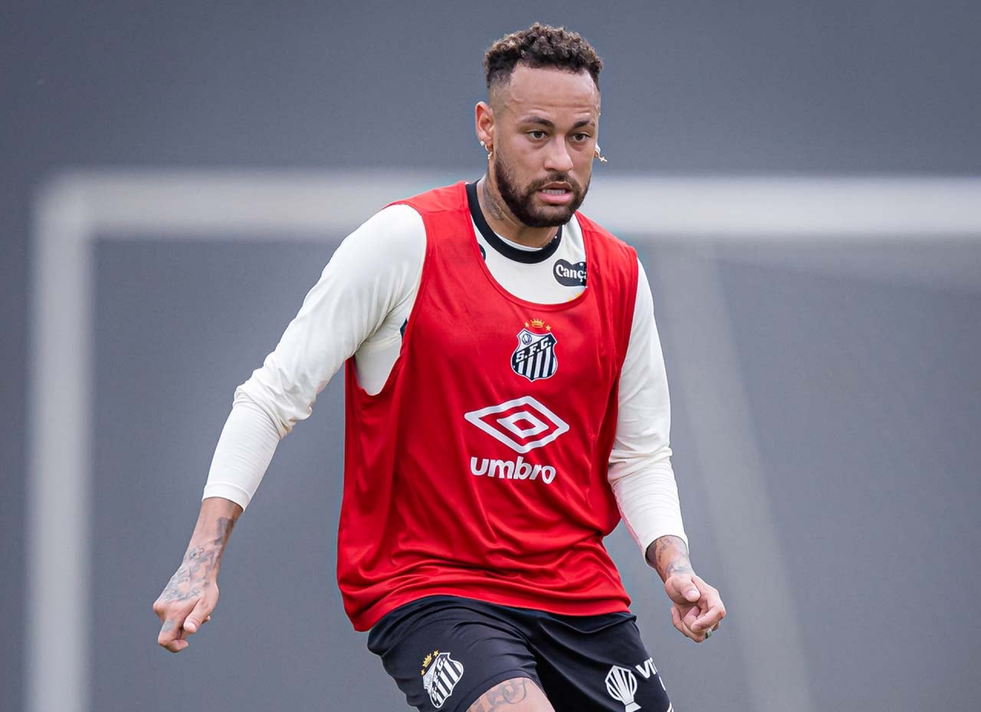 Neymar brinca sobre fama de foli&atilde;o: ”Quem n&atilde;o gosta &eacute; maluco”