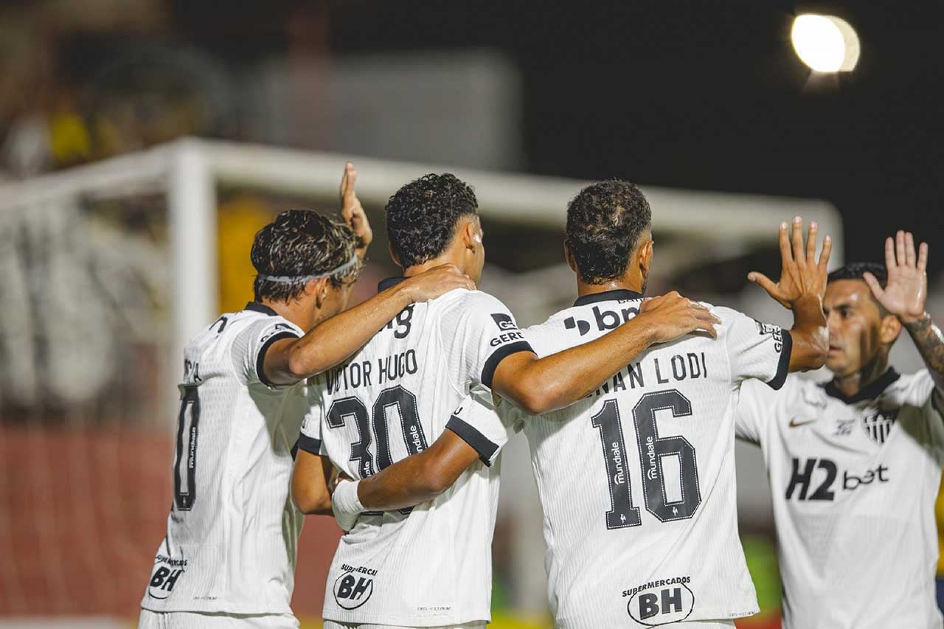 Com hat-trick de Hulk, Atl&eacute;tico goleia Itabirito por 7 a 2 e garante vaga na semifinal do Mineiro