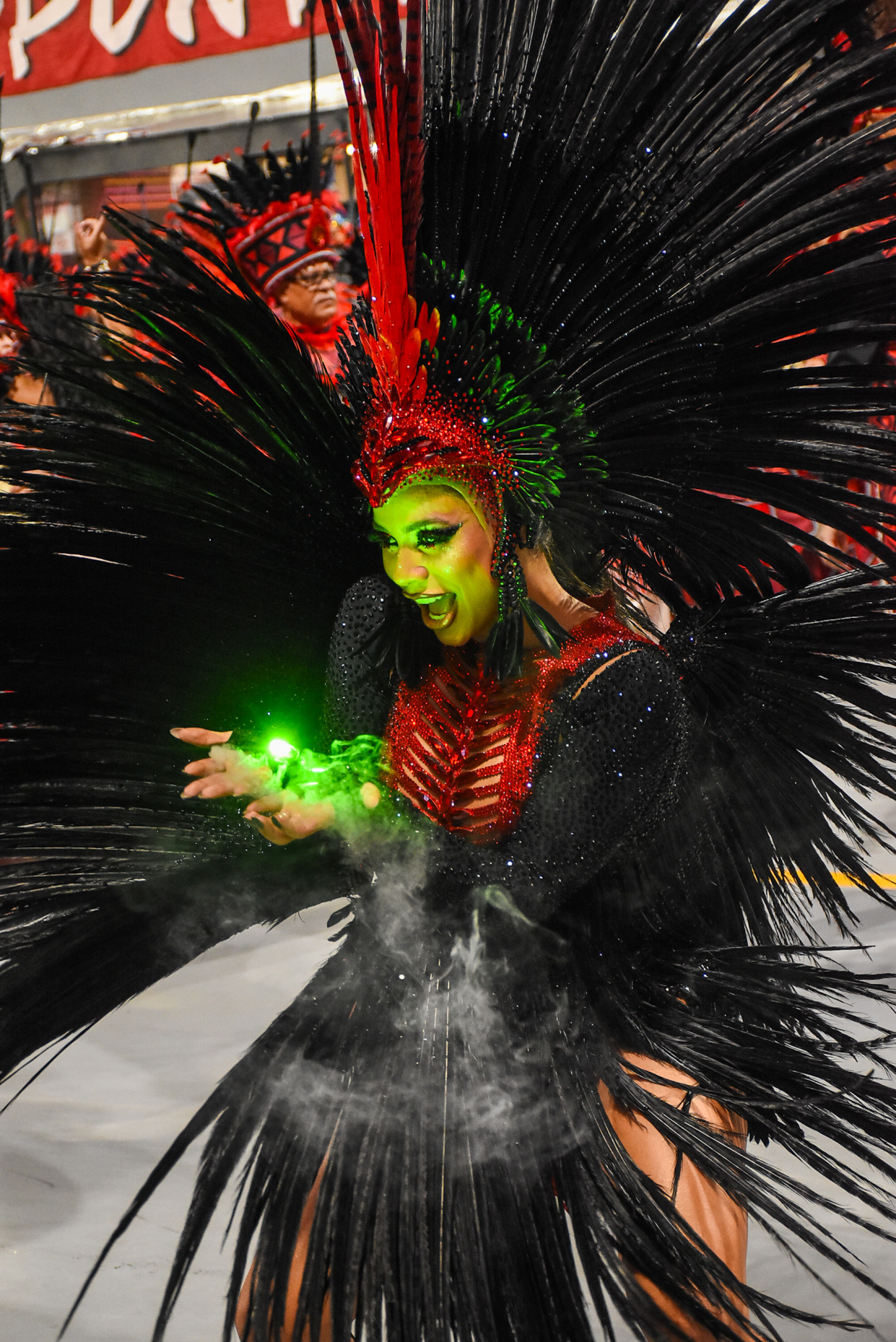 Lexa estreia no Carnaval de São Pauo na Dragões da Real