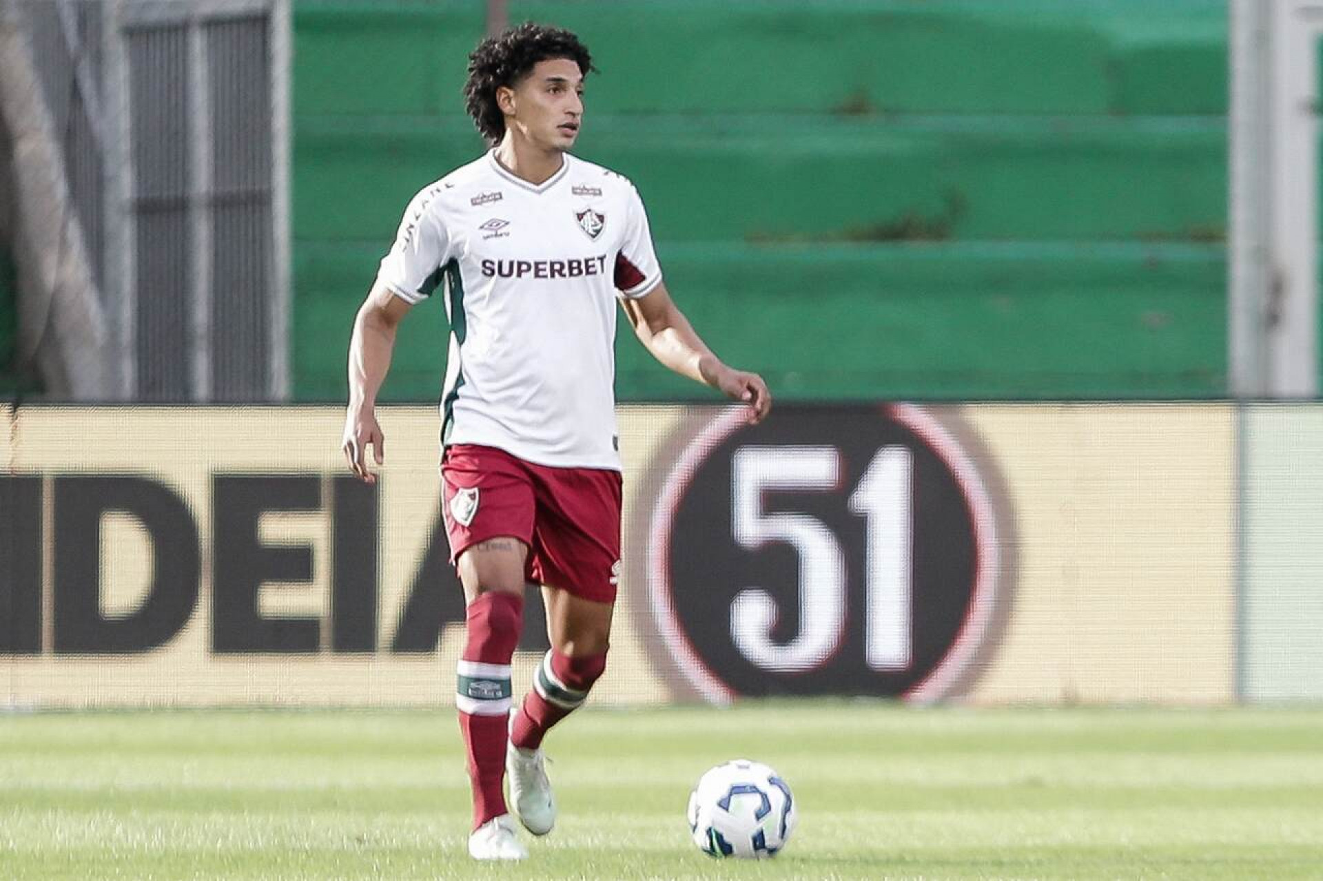 Fortaleza anuncia pacote de refor&ccedil;os com atacante do Vasco e lateral do Fluminense