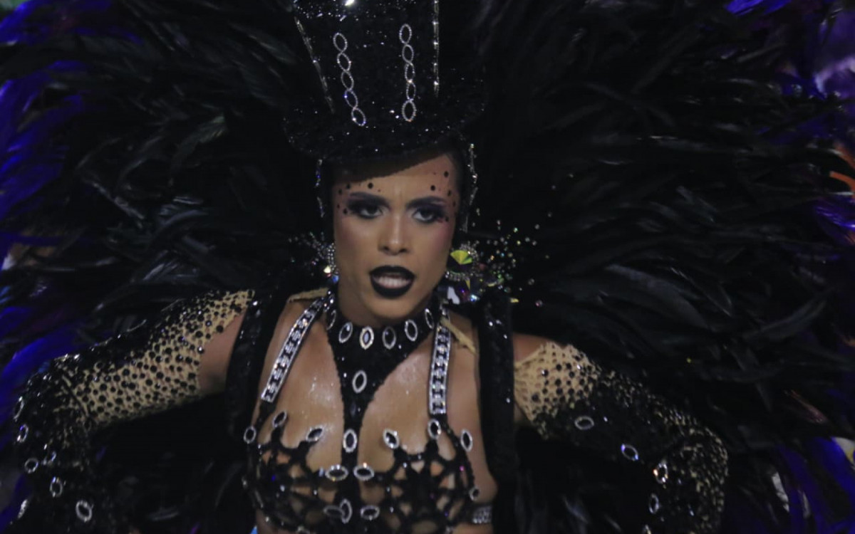 Em Cima da Hora reverenciou as pombagiras, destacando a beleza feminina e a espiritualidade