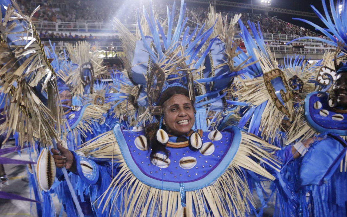 Império Serrano celebrou a história da autora mineira Conceição Evaristo na Sapucaí