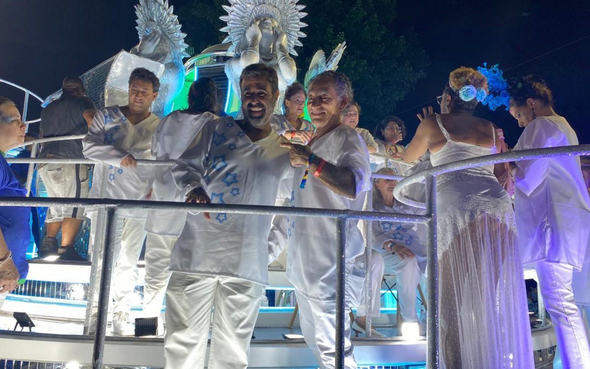 Acadêmicos de Niterói faz homenagem ao presidente do Brasil - Foto: Thalita Queiroz / Agência O Dia
