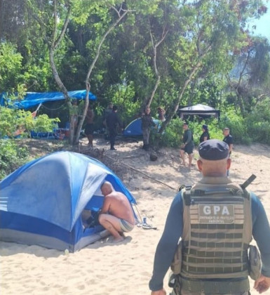 Operação Verão desmobiliza acampamentos irregulares em praias de Mangaratiba