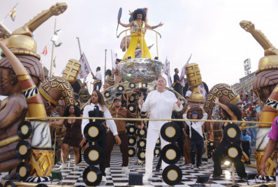 Com DJ Malboro em alegoria, Unidos da Ponte encerra desfiles da Série Ouro com homenagem ao funk
