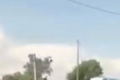 Vídeo: veículos seguem na contramão em São Gonçalo após arrastão