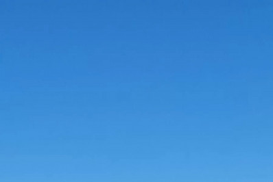 Incêndio atinge área de vegetação no Parque Estadual da Costa do Sol, no Peró, em Cabo Frio