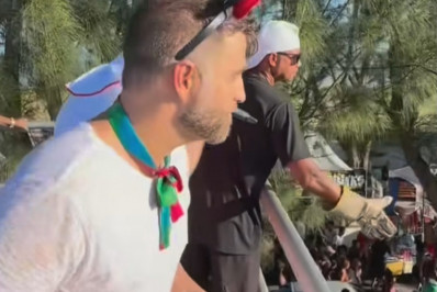 Trio elétrico abre o 