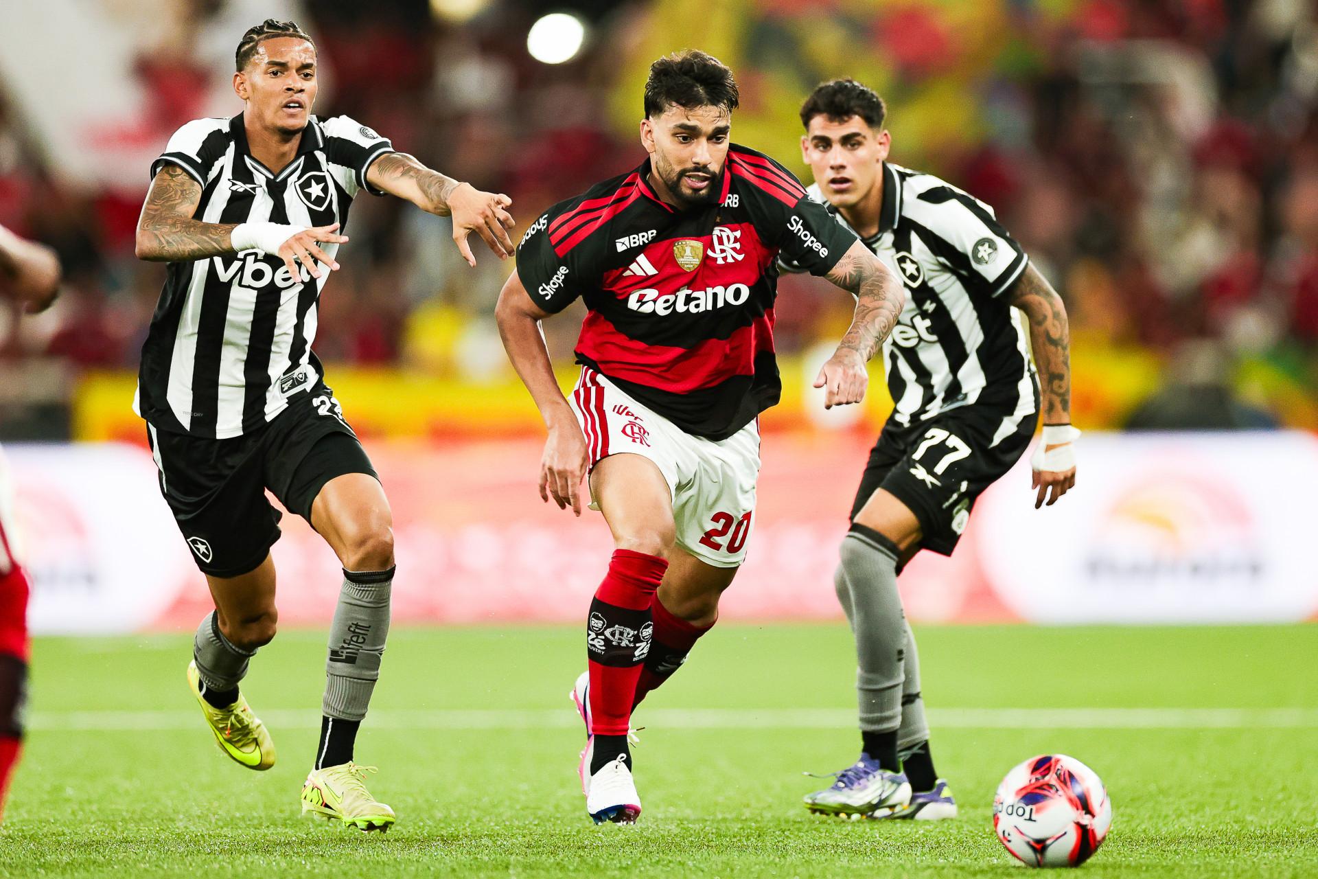 BOTAFOGO X FLAMENGO - CAMPEONATO CARIOCA - NILTON SANTOS - 15-02-2026 - Gilvan de Souza/Flamengo