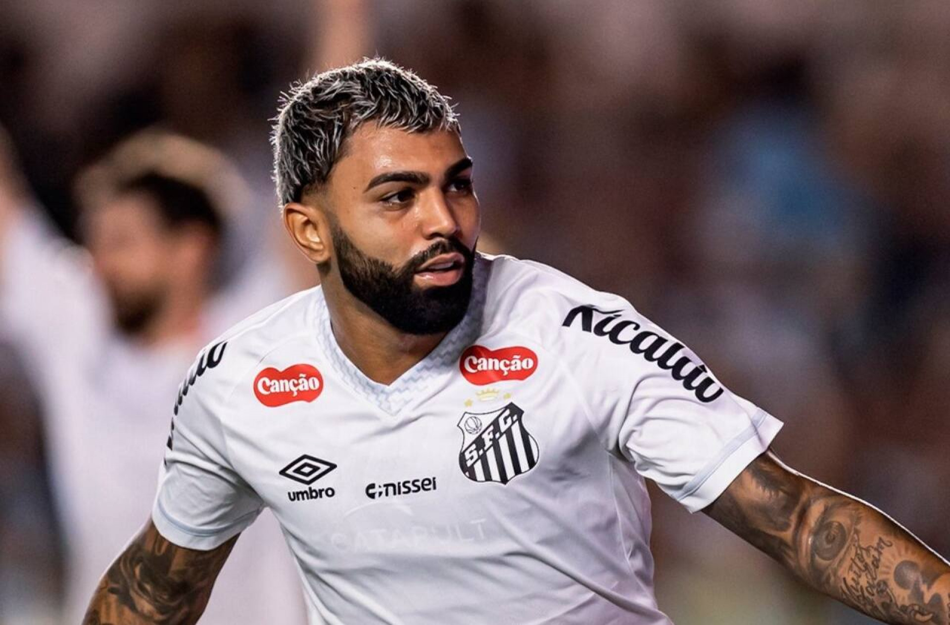 Gabigol exalta grupo ap&oacute;s 6 a 0 e minimiza press&atilde;o no Santos