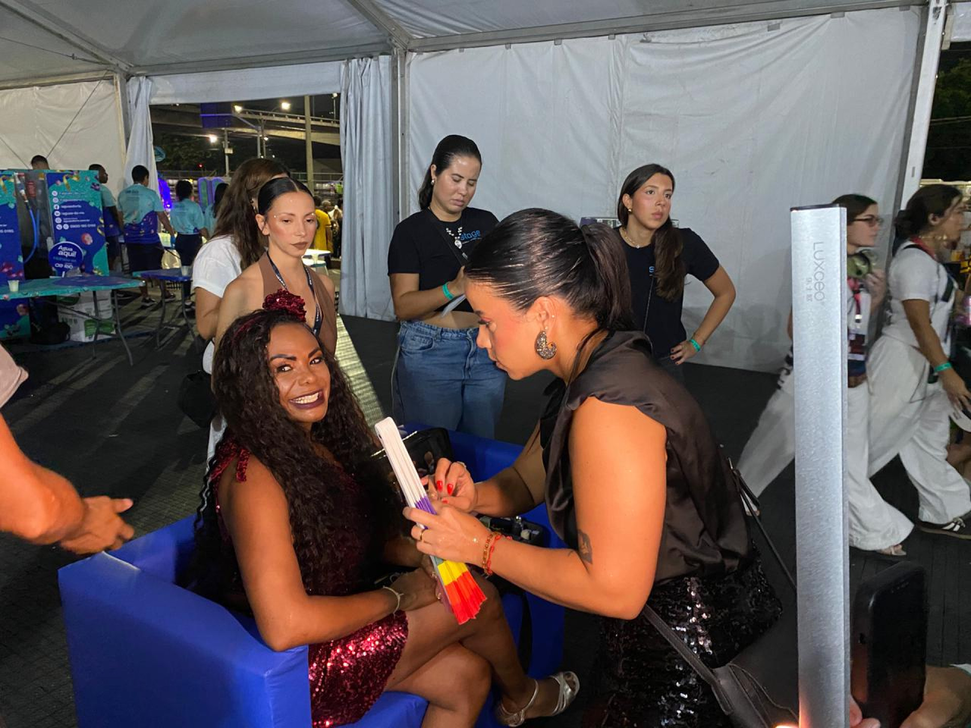 Estrutura serve para desfilantes se arrumarem na Sapucaí - Thalita Queiroz / Agência O Dia