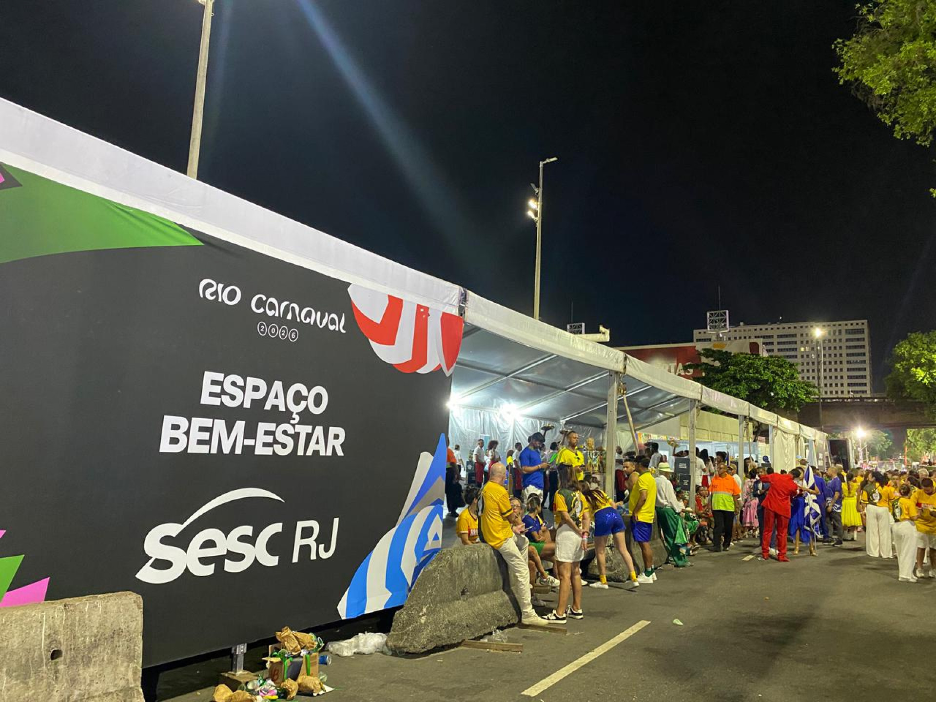 Estrutura serve para desfilantes se arrumarem na Sapucaí - Thalita Queiroz / Agência O Dia