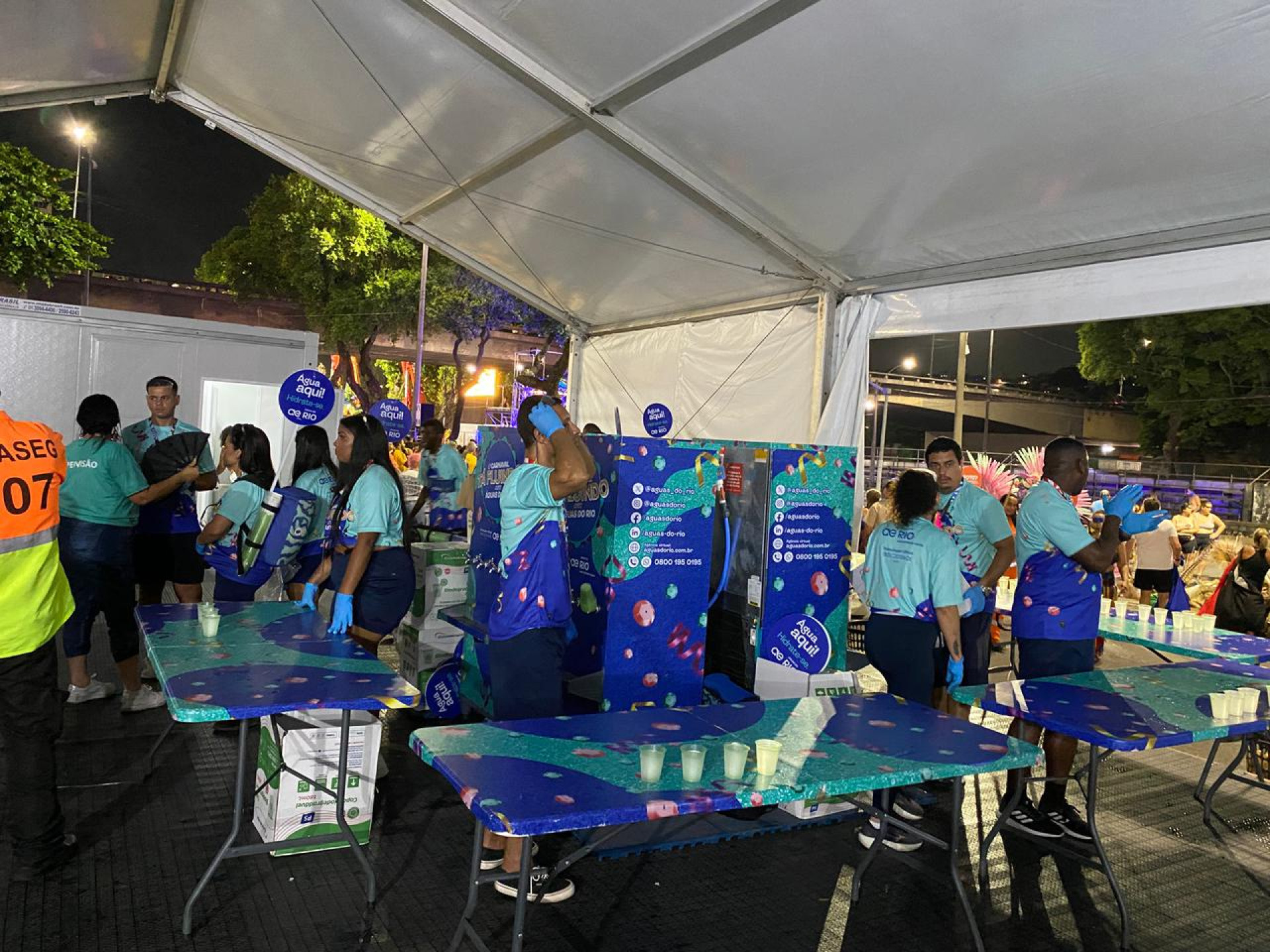 Estrutura serve para desfilantes se arrumarem na Sapucaí - Thalita Queiroz / Agência O Dia