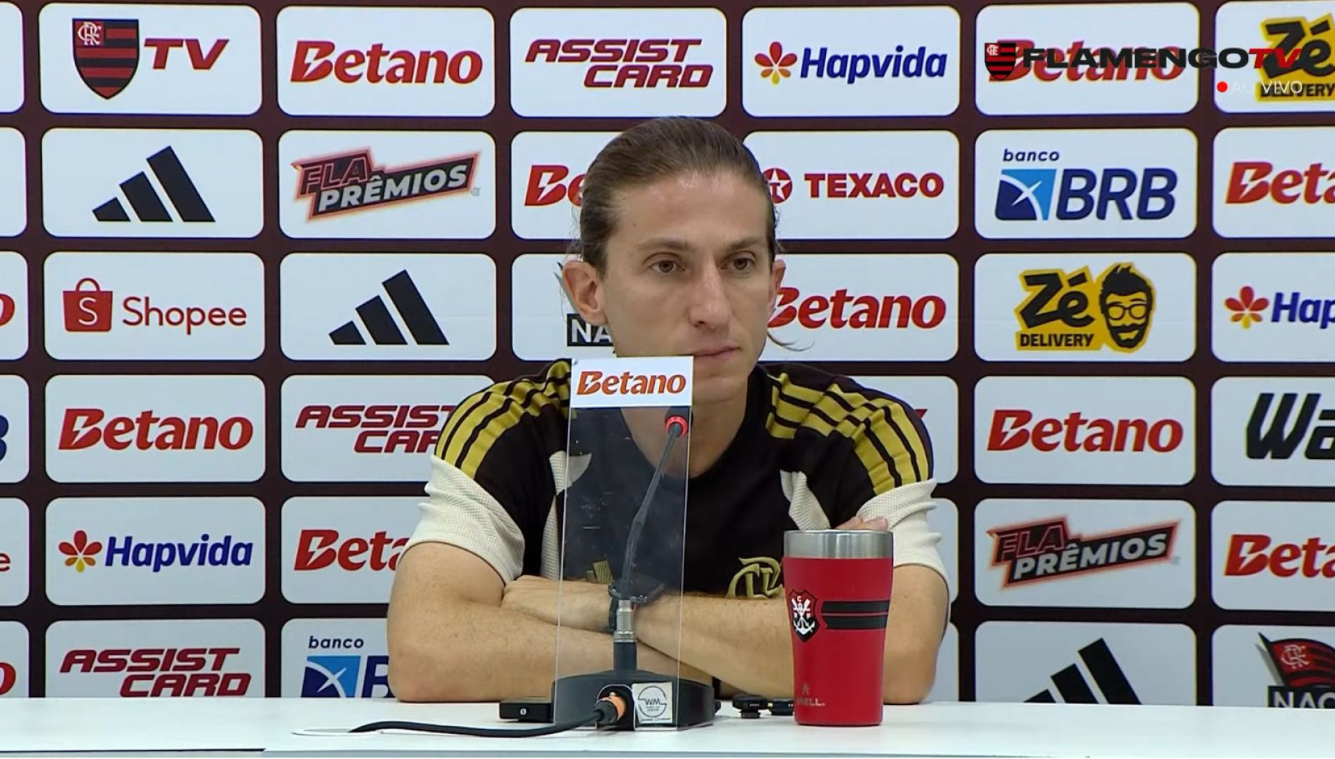 Entrevista coletiva de Filipe Lu&iacute;s - Reprodu&ccedil;&atilde;o/Flamengo TV