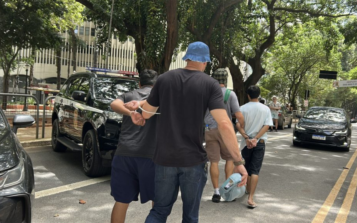 Com fantasias da Turma do Chaves, policiais prendem suspeitos em blocos   - Divulgação