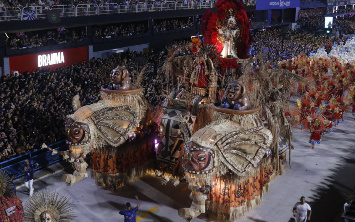 Portela desfila na Marquês de Sapucaí