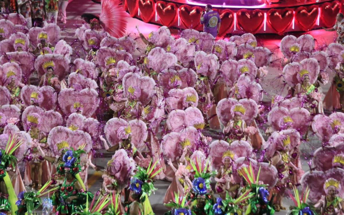 Mocidade apresentou desfile criativo e colorido 