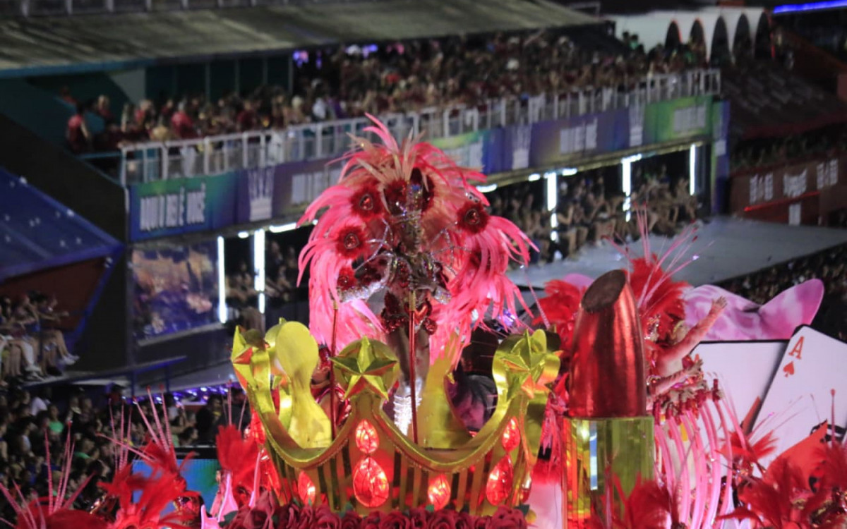 Mocidade apresentou enredo sobre vida pública de Rita Lee