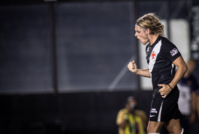 Spinelli marca pela primeira vez e ganha moral em disputa com Brenner