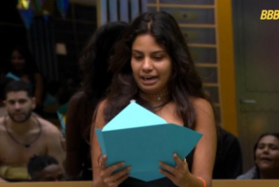 Gabriela e Chaiany saem do 'BBB 26' para assistir desfiles na Sapucaí