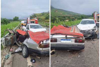 Acidente entre dois carros mata quatro pessoas da mesma família em MG