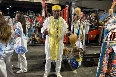 Mestre de bateria da Beija-Flor, Plínio revela expectativa com bicampeonato