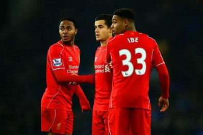 Companheiro de Coutinho no Liverpool é detido em aeroporto na Inglaterra