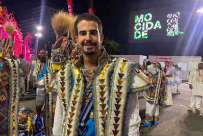 Enzo Celulari retorna à bateria da Beija-Flor após oito anos: 'Recebido como filho'