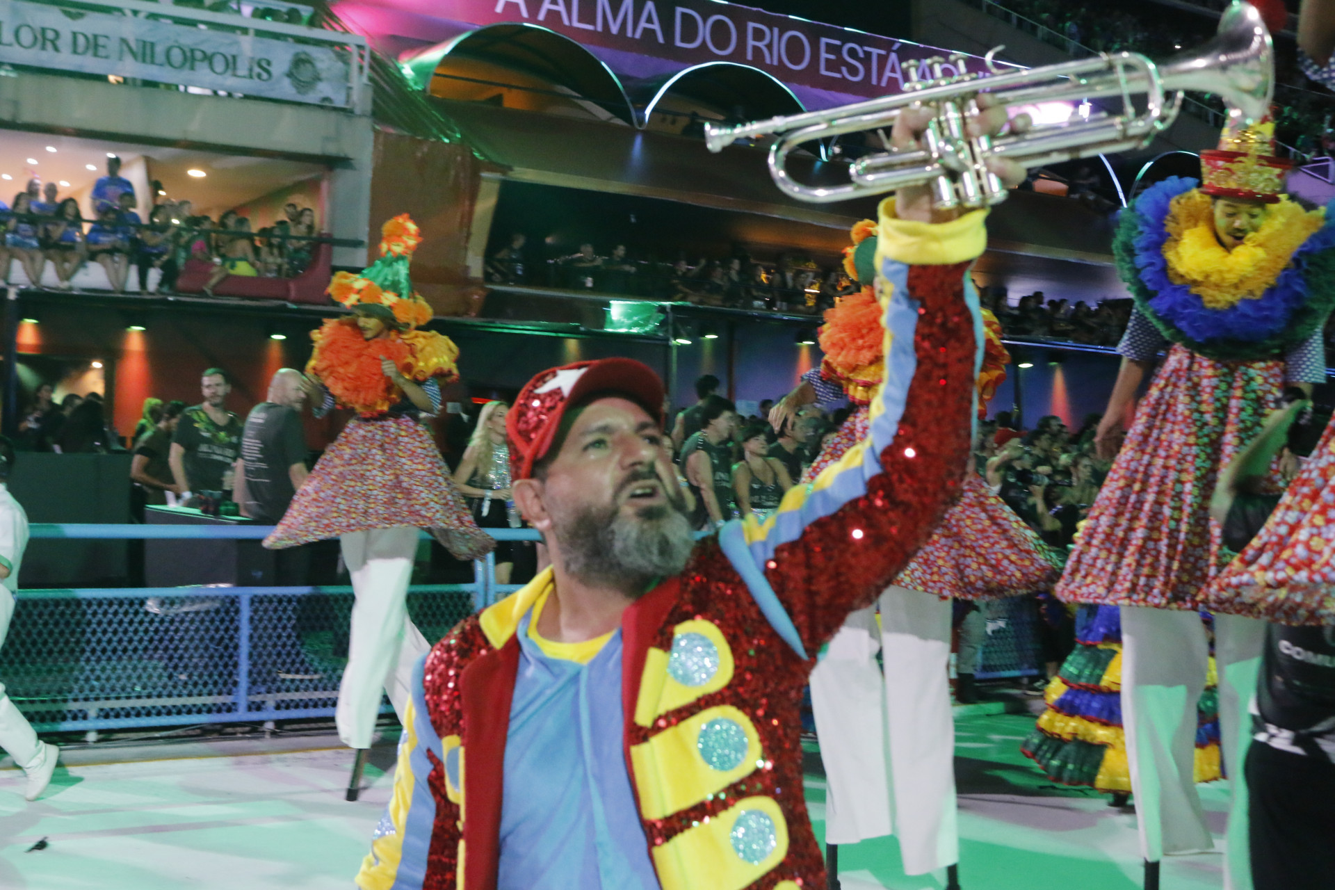 Desfile do Grupo Especial Carnaval 2026 - Desfile da G.R.E.S Acadêmicos de Niterói, na Avenida Marquês de Sapucaí, no Centro do Rio de Janeiro, neste domingo (15). - Carlos Elias/Agência O Dia