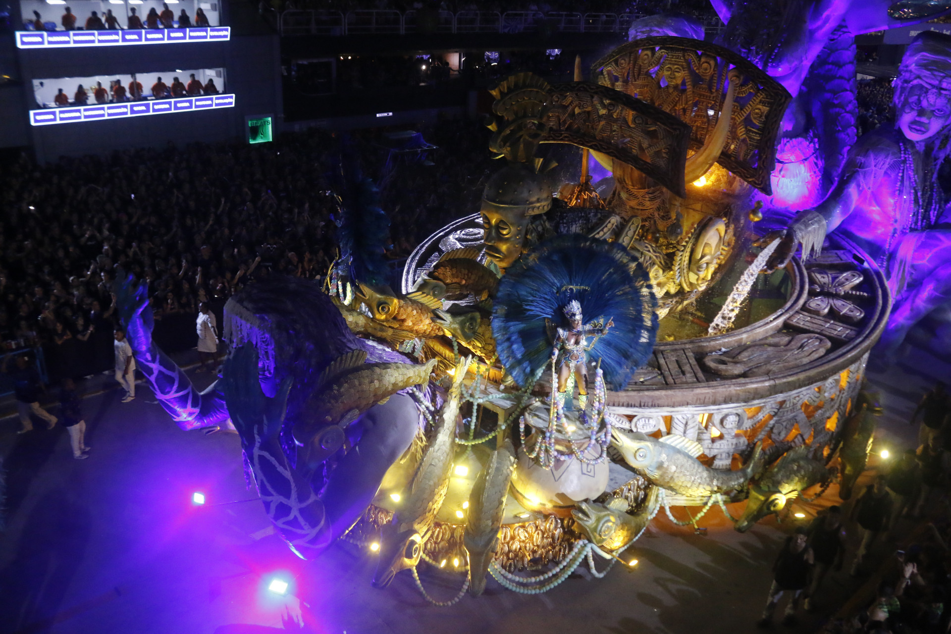 Desfile do Grupo Especial Carnaval 2026 - Desfile da G.R.E.S Portela, na Avenida Marquês de Sapucaí, no Centro do Rio de Janeiro, neste domingo (15). Foto: Carlos Elias/Agência O Dia - Carlos Elias/Agência O Dia