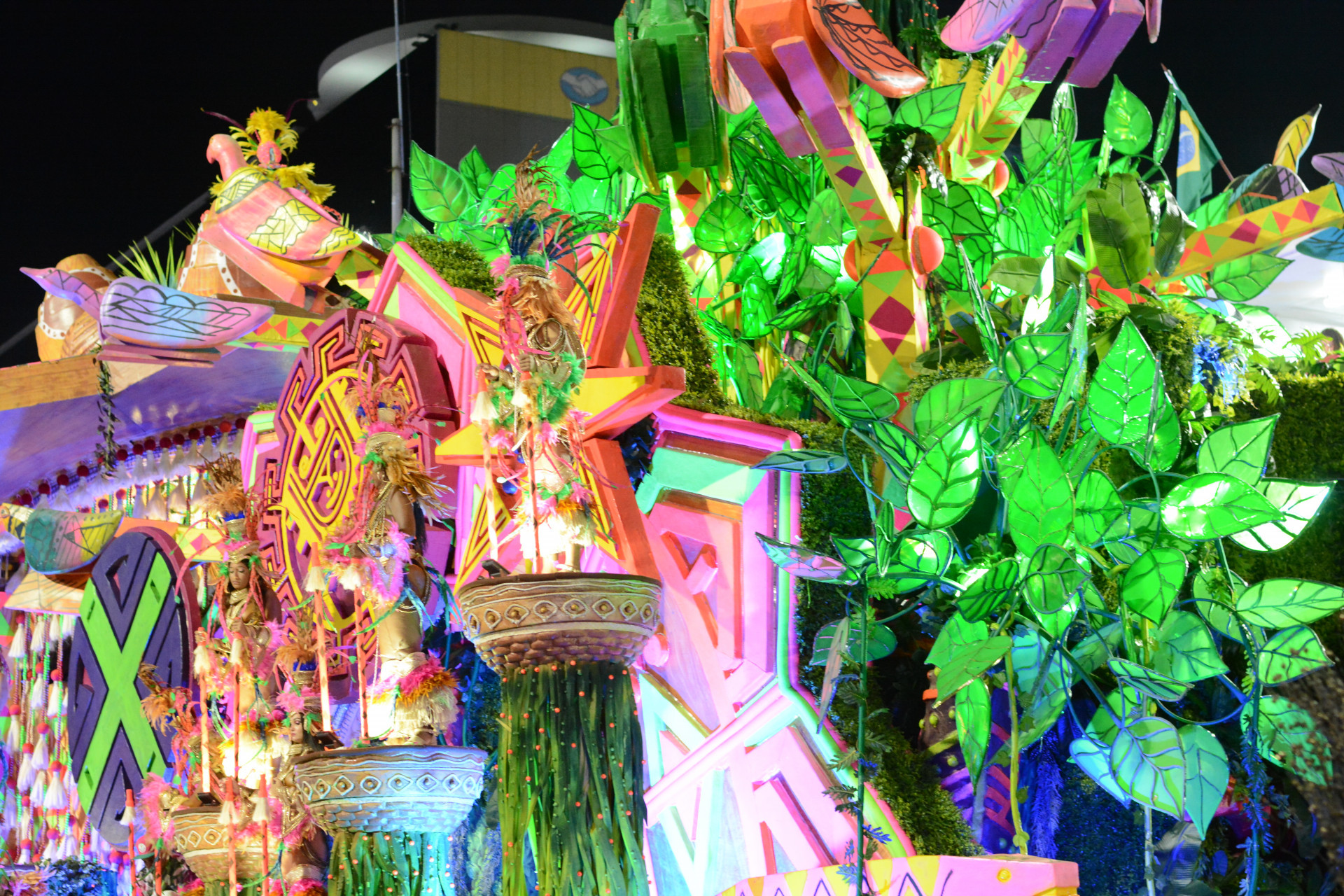 Estação Primeira de Mangueira desfila na Sapucaí - Foto: Luiza Monteiro / Riotur