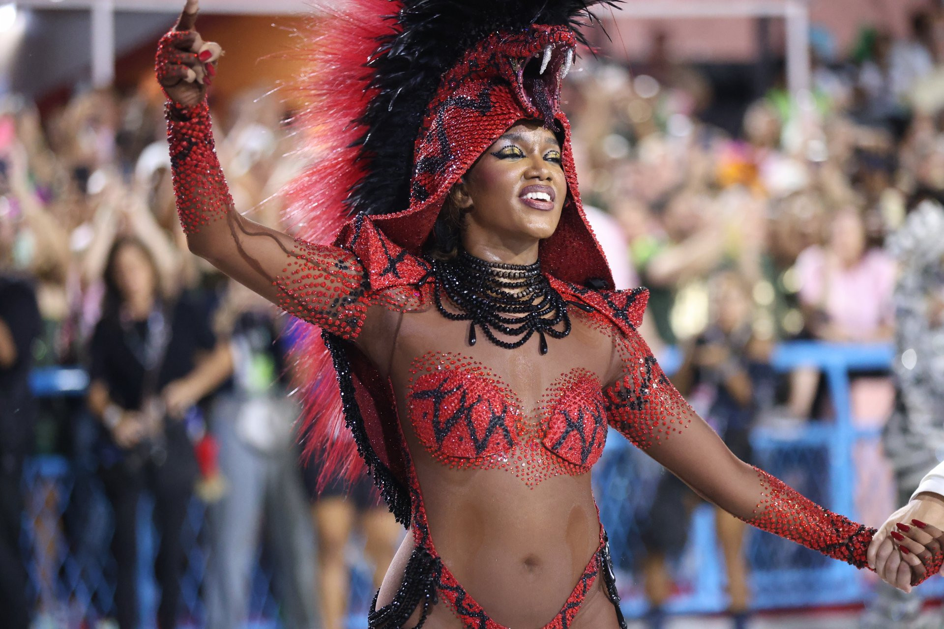 Rainha de bateria, Iza brilha em desfile da Imperatriz Leopoldinense - Daniel Pinheiro / Brazil News