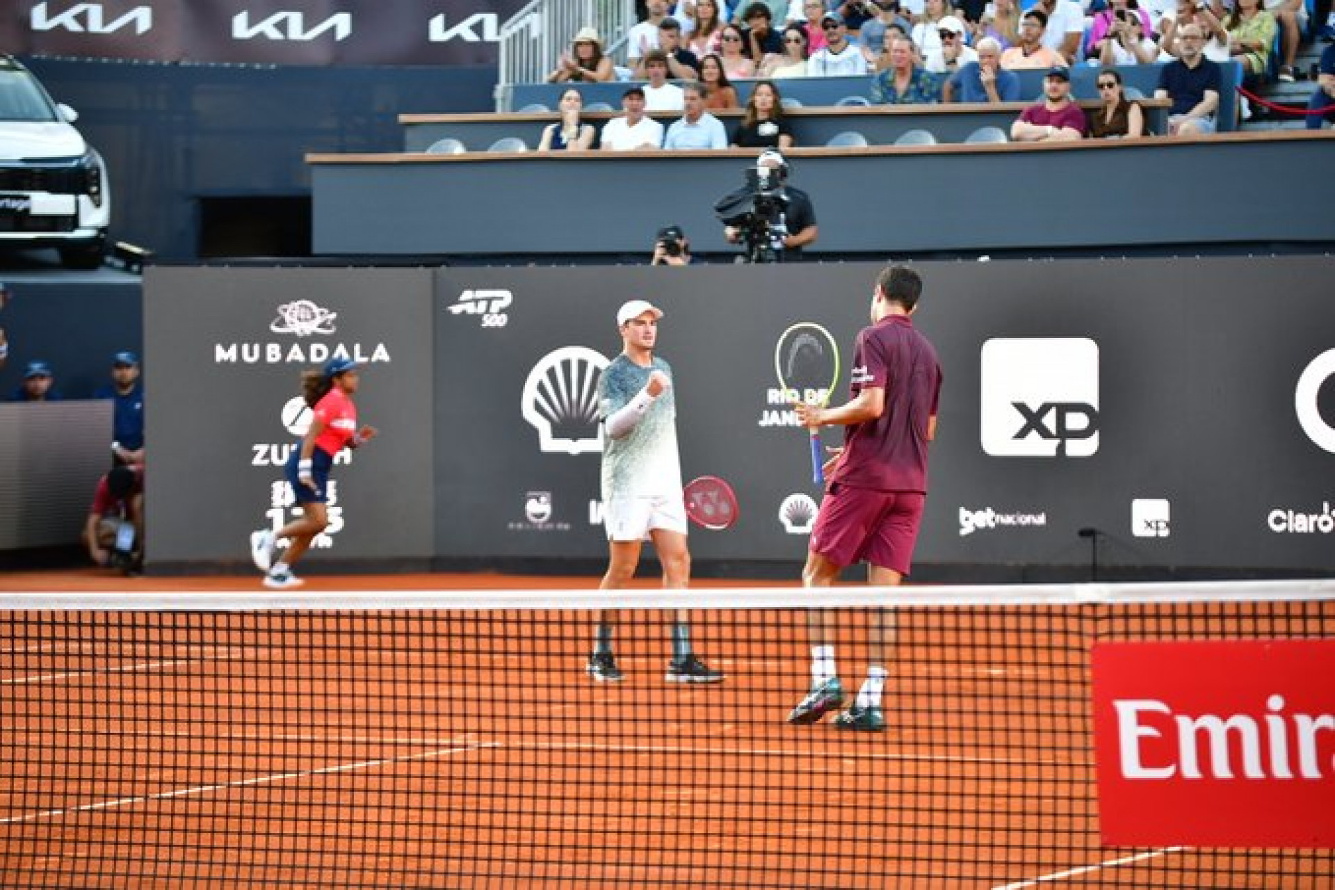 João Fonseca e Marcelo Melo vencem na estreia das duplas e vão às quartas do Rio Open
