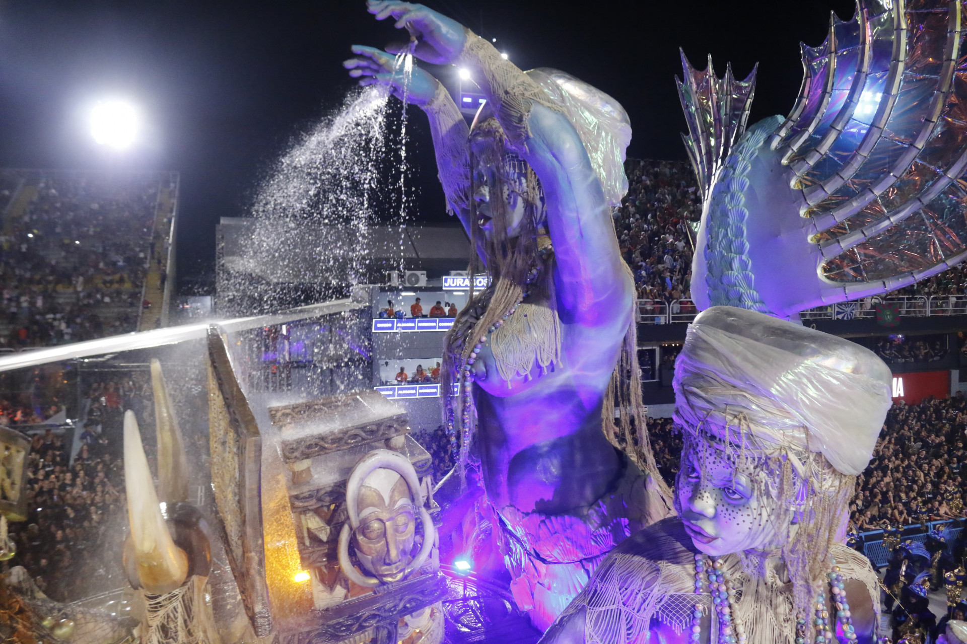 Portela desfila na Marquês de Sapucaí - Foto: Carlos Elias / Agência O Dia