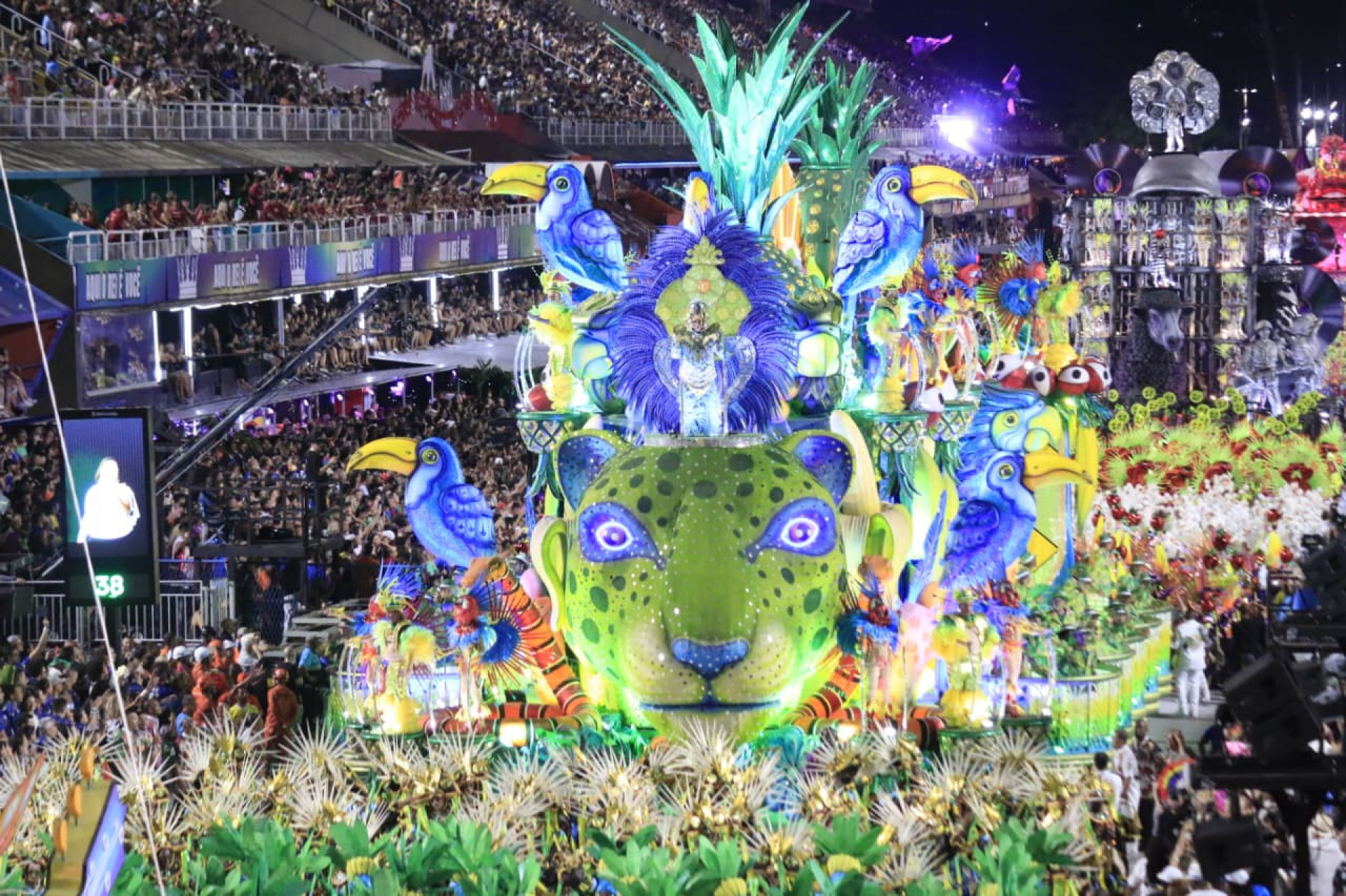 Mocidade abriu segundo dia de desfiles do Especial - Carlos Elias/Agência O Dia